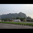 Der Felsen mit der Khao Yoi Höhle